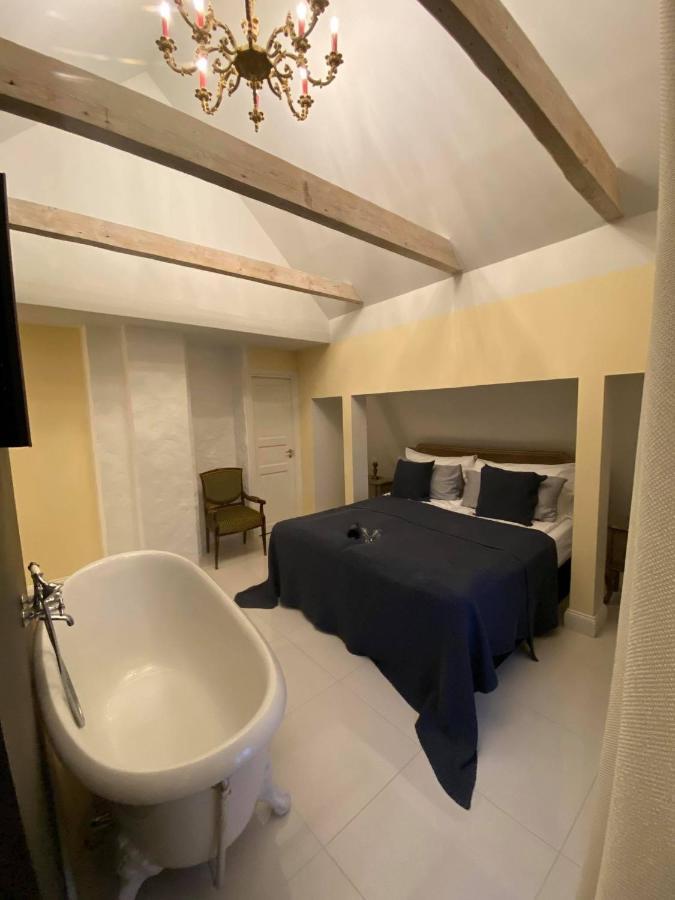 Villa Kertelhof Guesthouse แกร์ดลา ภายนอก รูปภาพ
