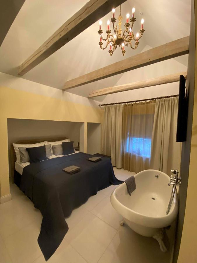 Villa Kertelhof Guesthouse แกร์ดลา ภายนอก รูปภาพ