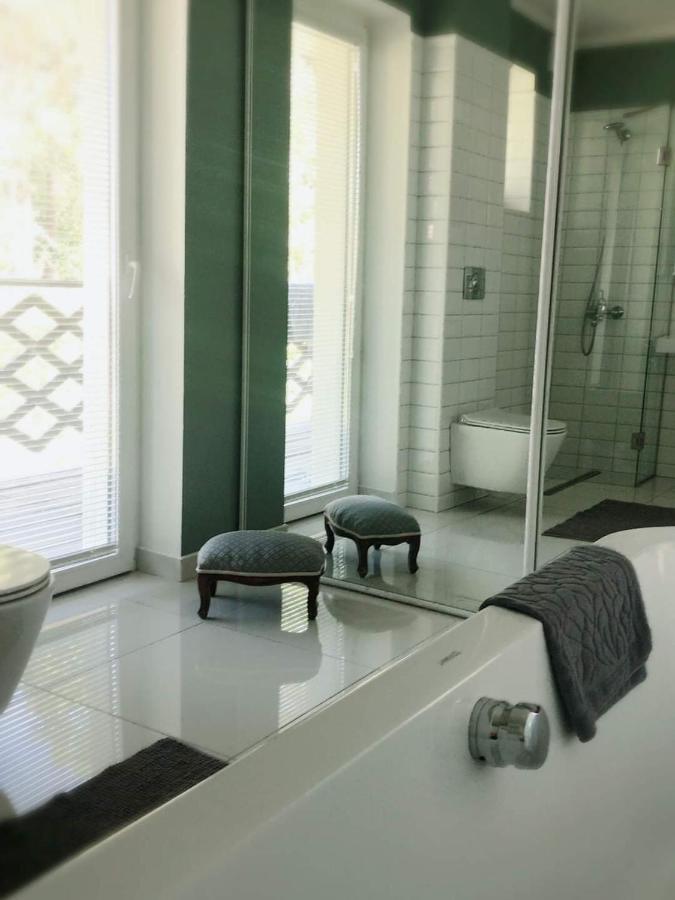 Villa Kertelhof Guesthouse แกร์ดลา ภายนอก รูปภาพ