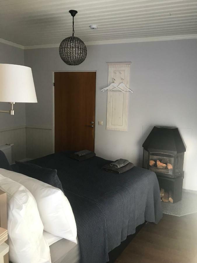 Villa Kertelhof Guesthouse แกร์ดลา ภายนอก รูปภาพ