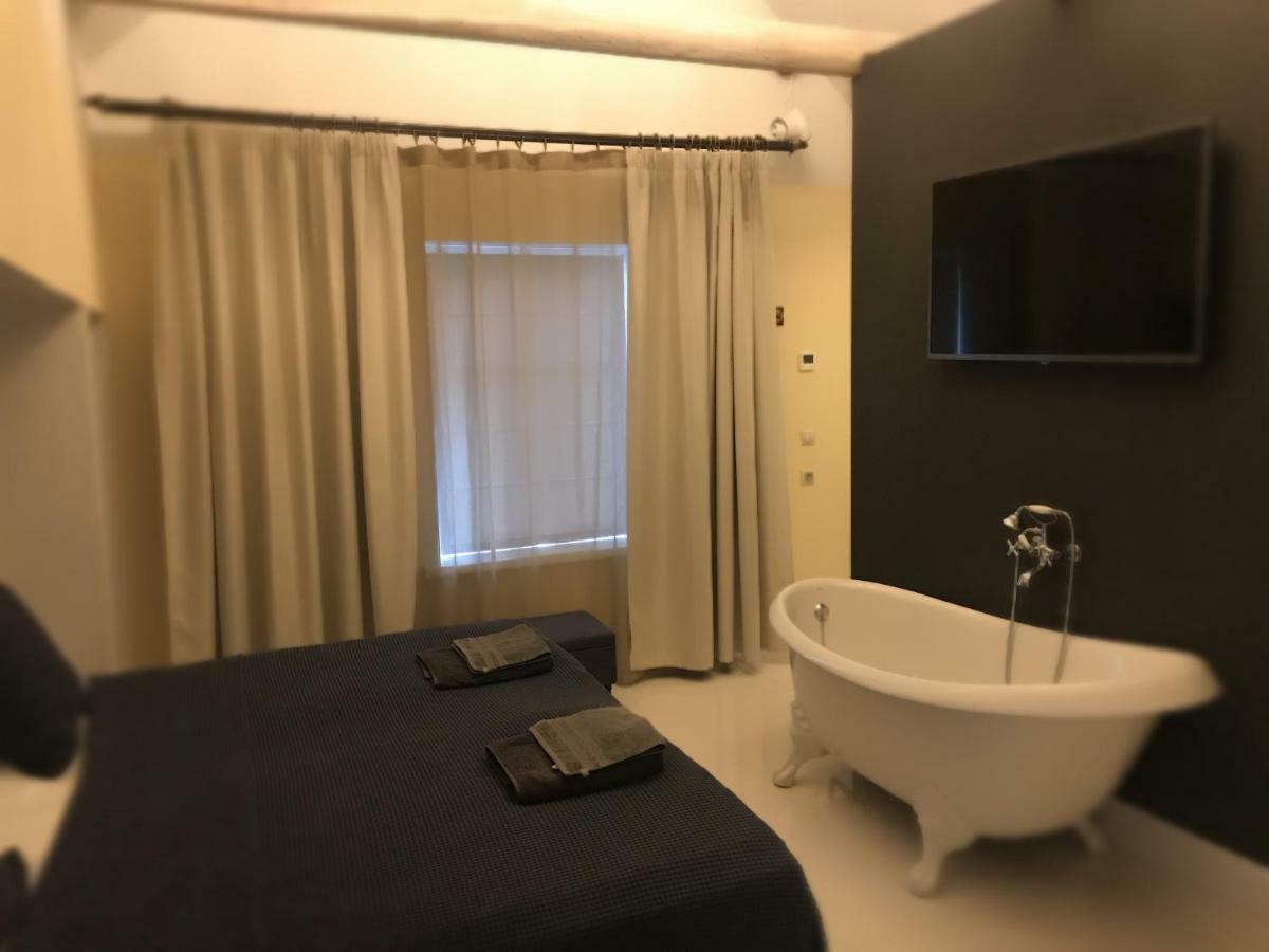 Villa Kertelhof Guesthouse แกร์ดลา ภายนอก รูปภาพ